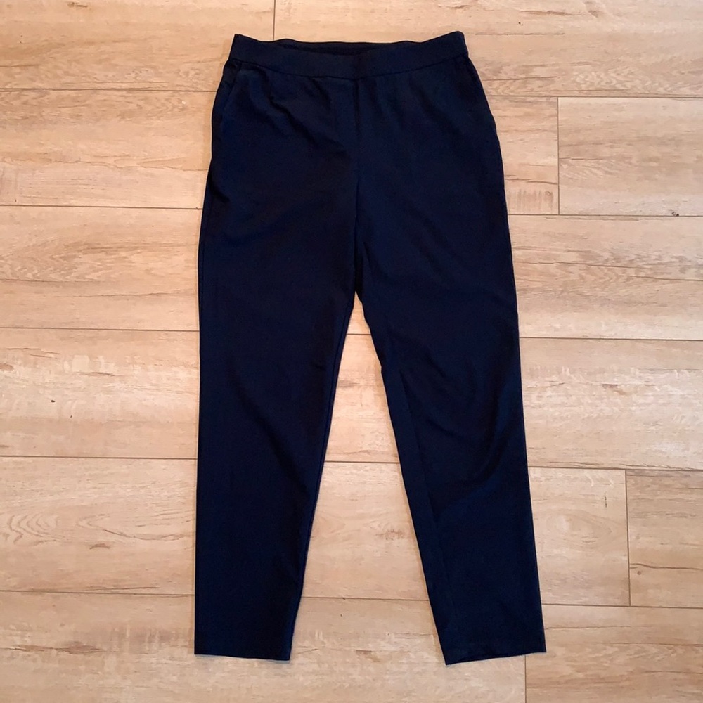 NIKE Women’s Dri Fit Navy Straight Leg Pant